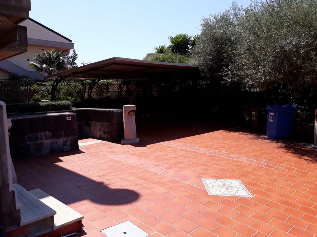 Chloe'S Apartment Acireale Exterior foto